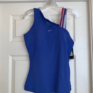 Women’s Nike Break Point tank size M